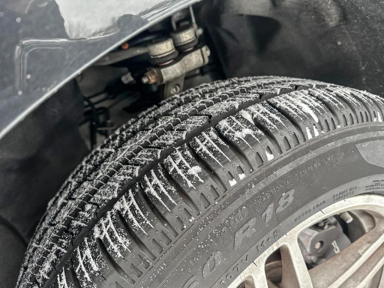 2021 Porsche Macan Base Photo