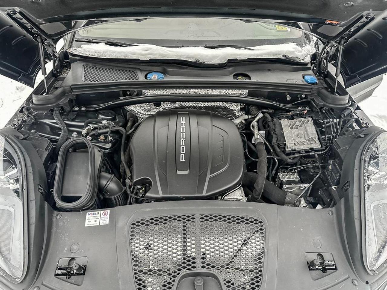 2021 Porsche Macan Base Photo