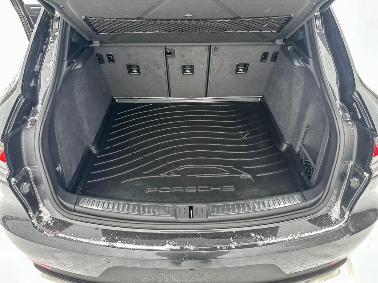 2021 Porsche Macan Base Photo