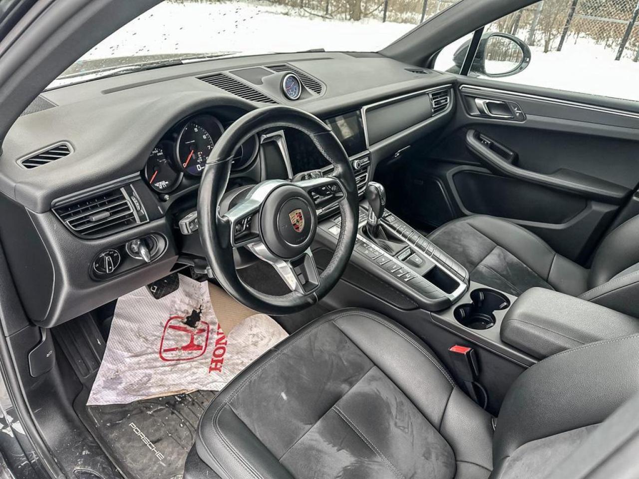 2021 Porsche Macan Base Photo
