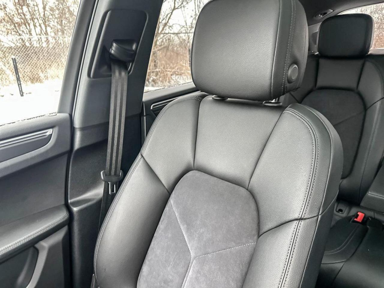 2021 Porsche Macan Base Photo