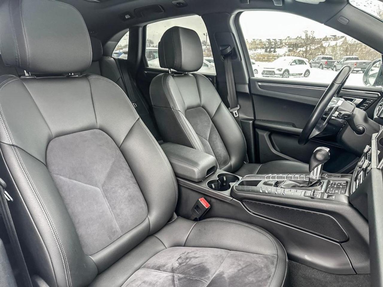 2021 Porsche Macan Base Photo