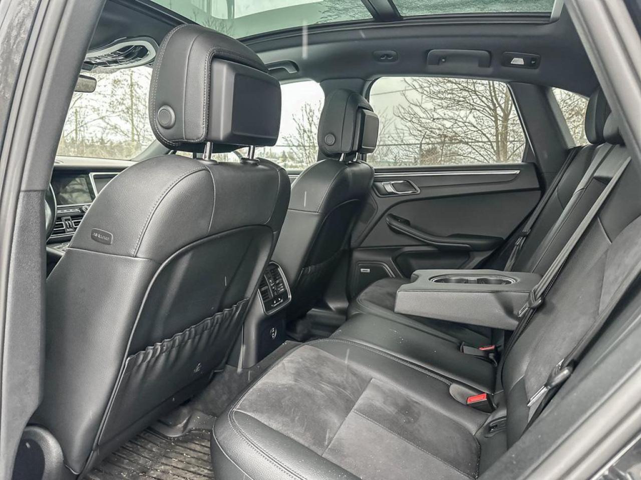 2021 Porsche Macan Base Photo