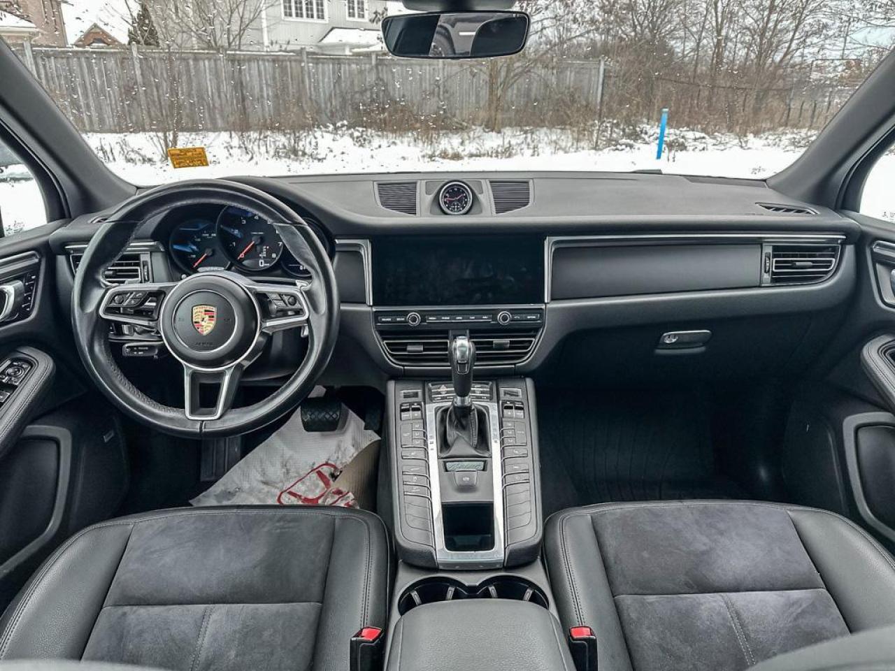 2021 Porsche Macan Base Photo