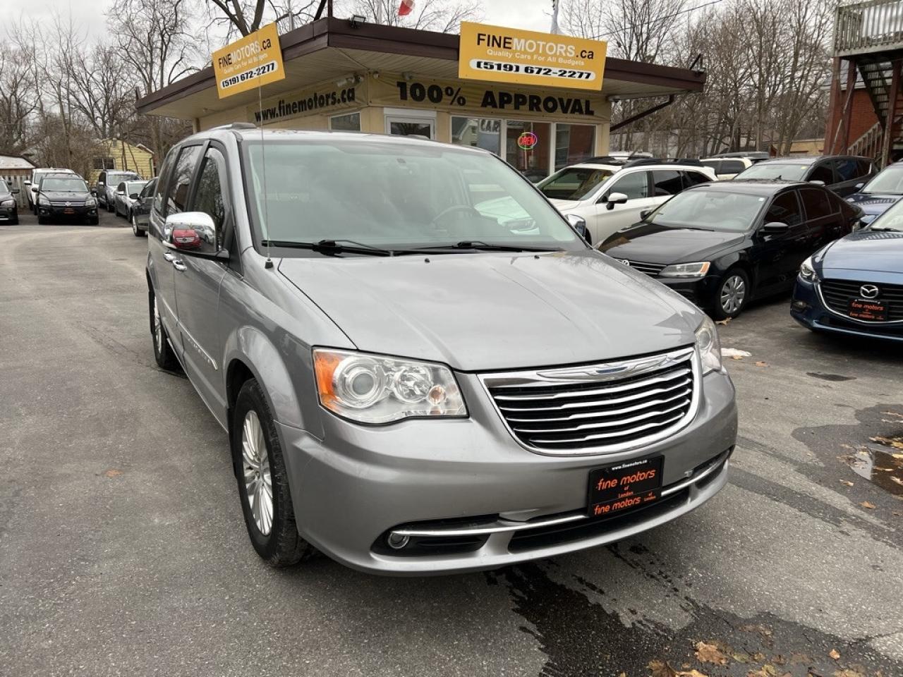 2015 Chrysler Town & Country 4dr Wagon Limited Photo0