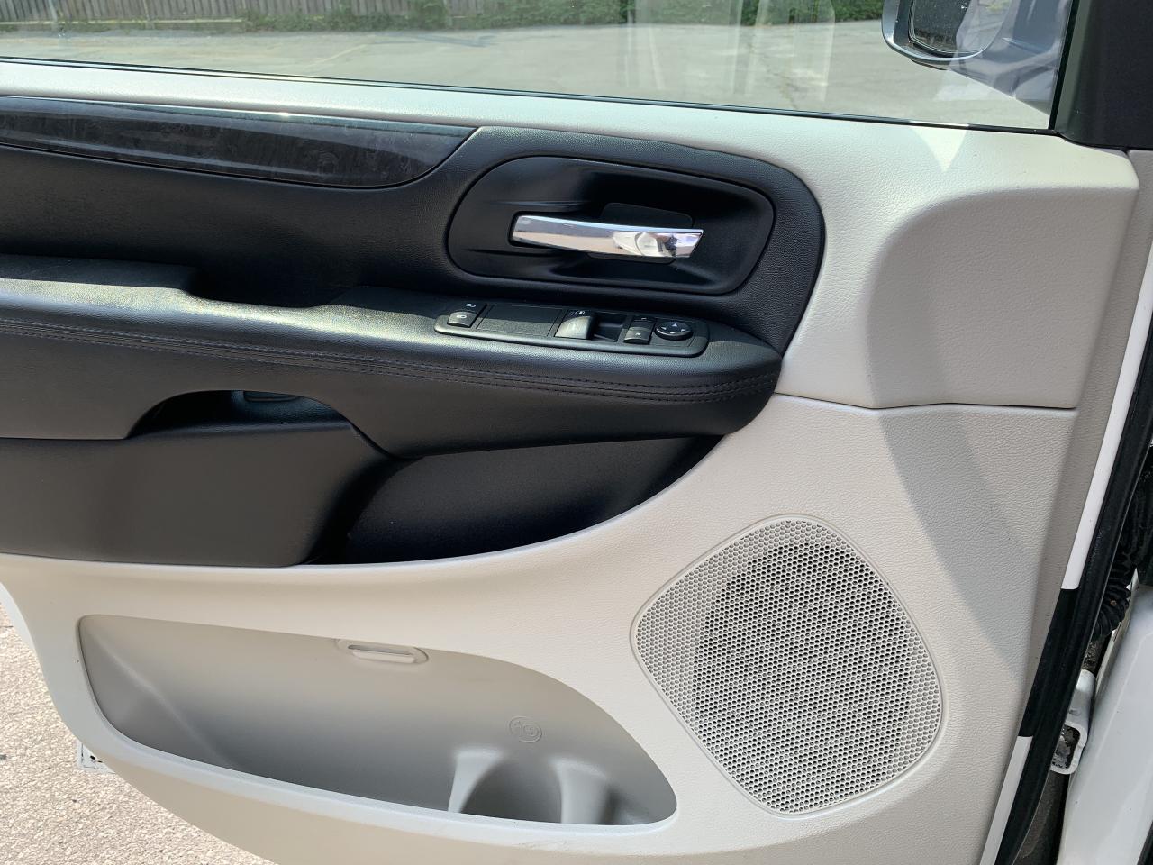 2013 Dodge Grand Caravan SXT / 148064 KMS !! CAR FAX CLEAN !! CERTIFIED !! Photo