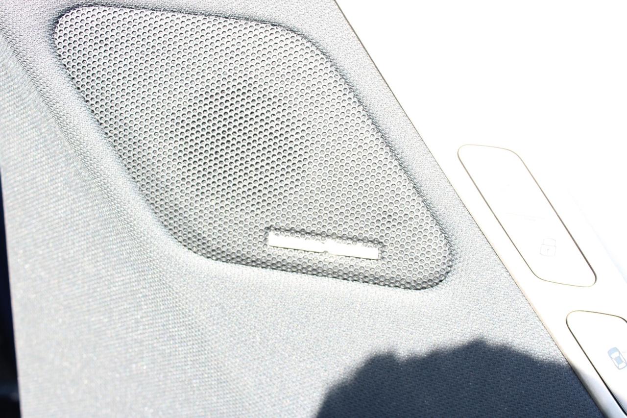 2022 BMW iX xDrive50 Premium Enhanced Blue Interior Photo