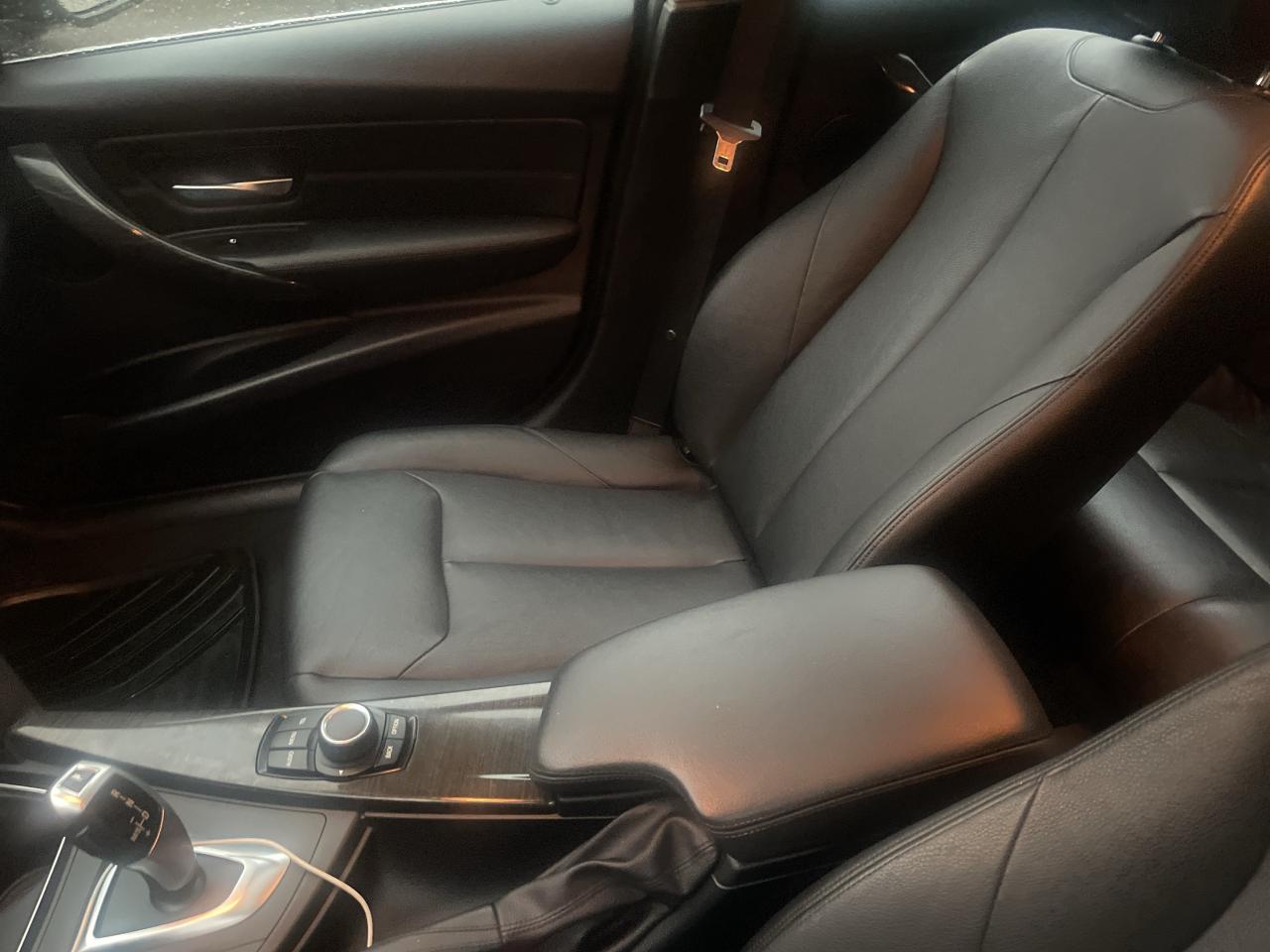 2014 BMW 3 Series 4dr Sdn 320i xDrive AWD/ ONE OWNER !! 152357 KMS Photo