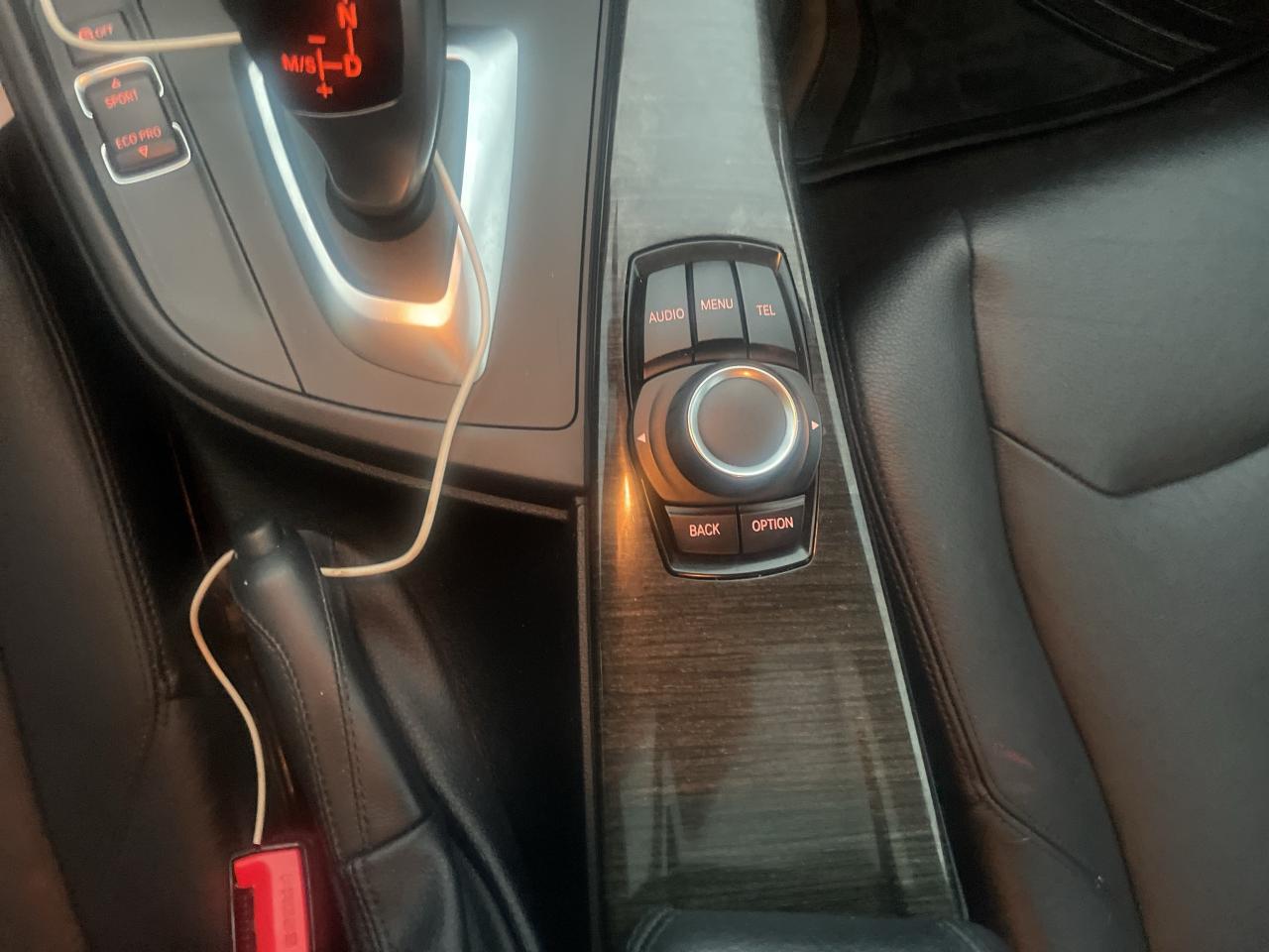 2014 BMW 3 Series 4dr Sdn 320i xDrive AWD/ ONE OWNER !! 152357 KMS Photo