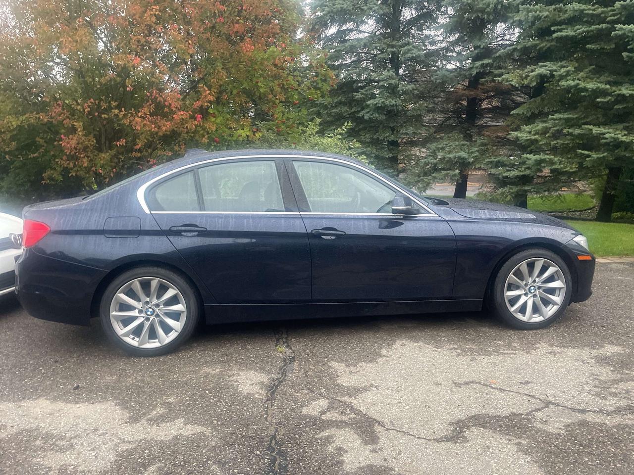 2014 BMW 3 Series 4dr Sdn 320i xDrive AWD/ ONE OWNER !! 152357 KMS Photo