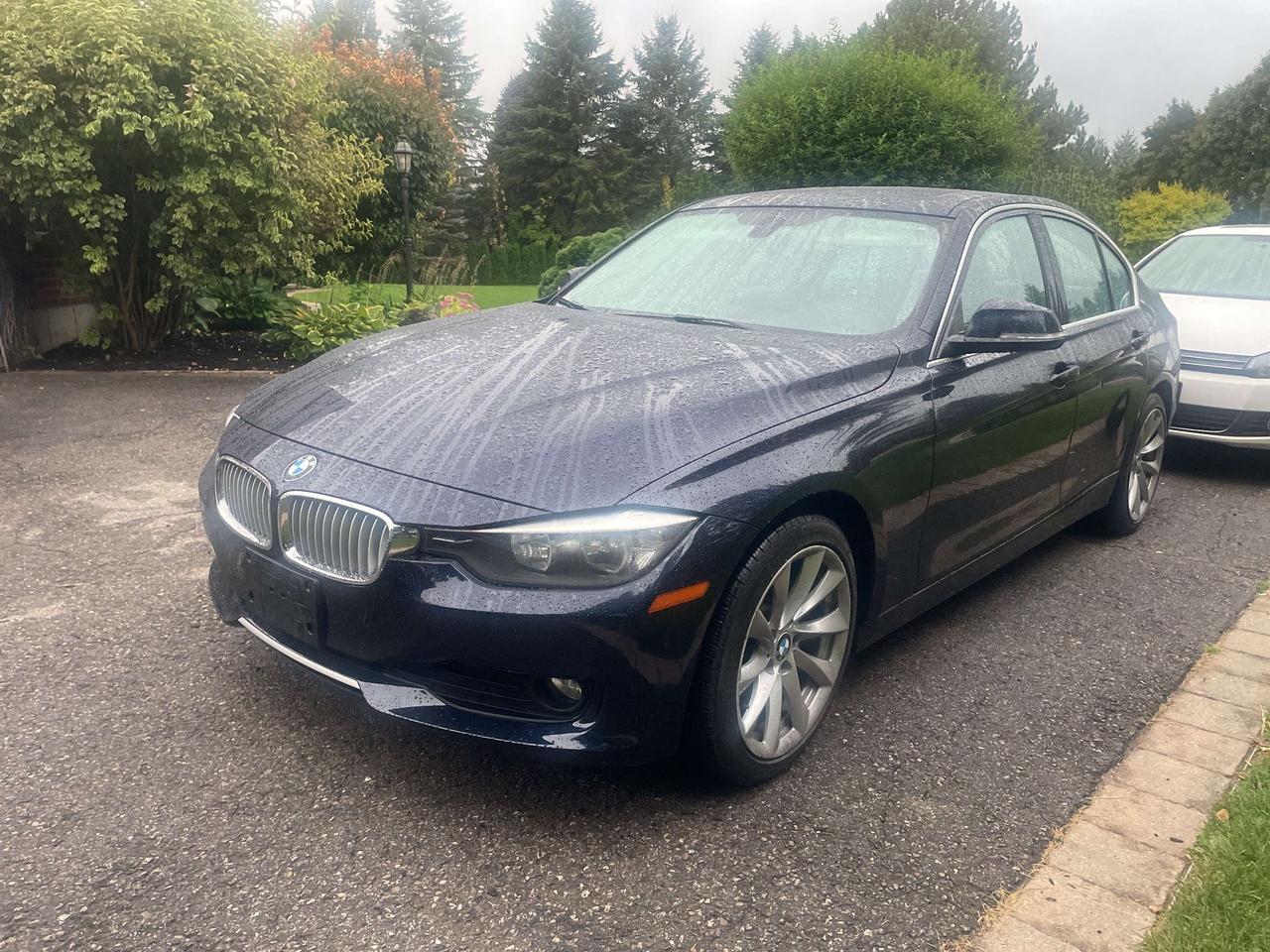 2014 BMW 3 Series 4dr Sdn 320i xDrive AWD/ ONE OWNER !! 152357 KMS Photo1