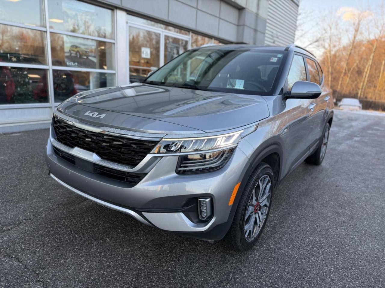 2022 Kia Seltos SX Turbo AWD w/Black Interior Photo