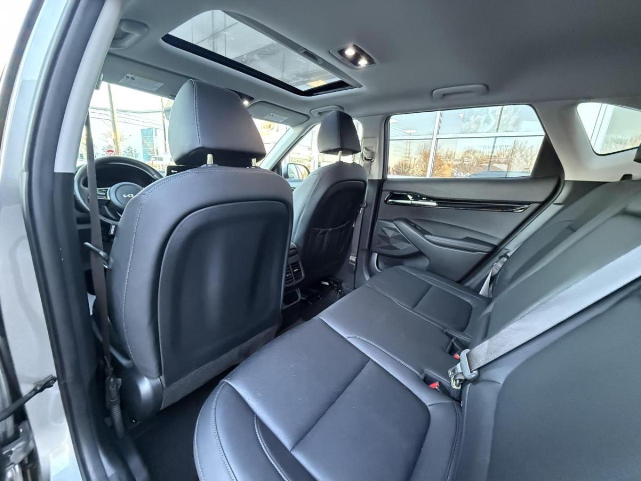 2022 Kia Seltos SX Turbo AWD w/Black Interior Photo