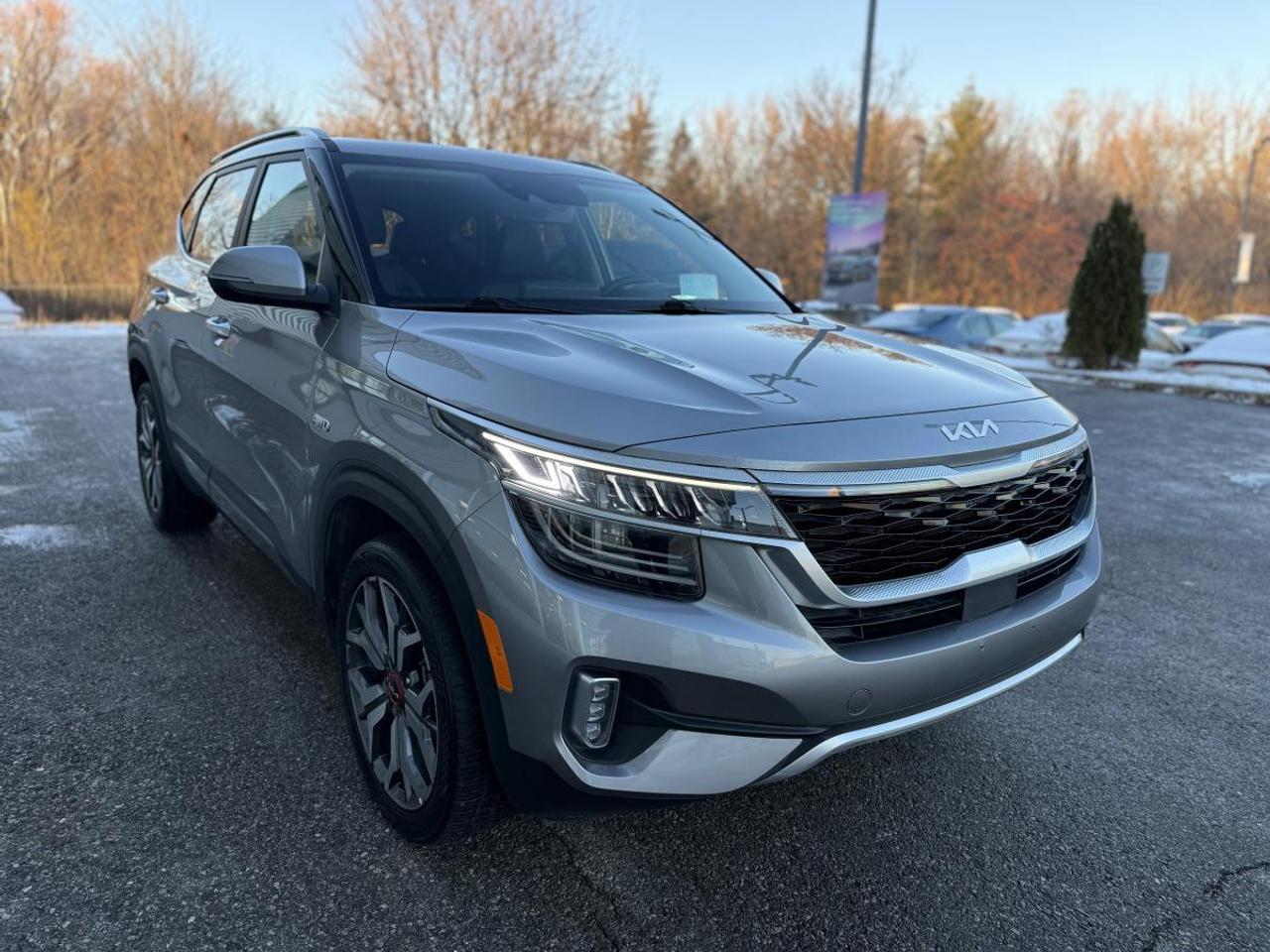 2022 Kia Seltos SX Turbo AWD w/Black Interior Photo