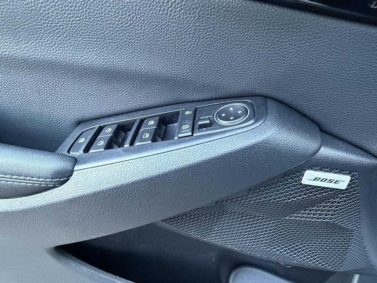 2022 Kia Seltos SX Turbo AWD w/Black Interior Photo