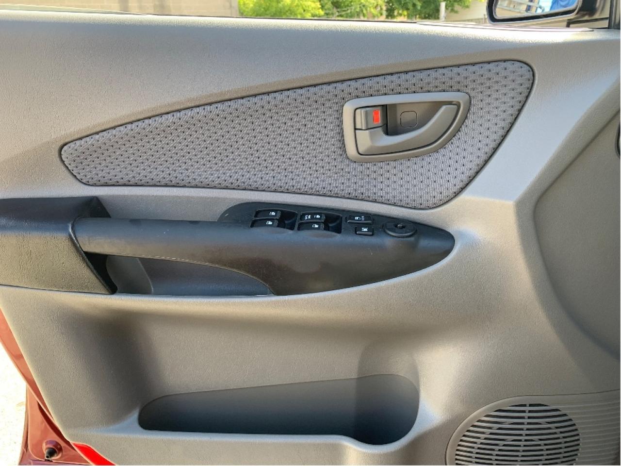 2009 Hyundai Tucson GL MODEL  AUTO !! ONE OWNER !! CAR FAX CLEAN !! Photo