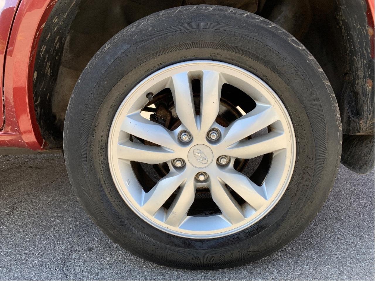 2009 Hyundai Tucson GL MODEL  AUTO !! ONE OWNER !! CAR FAX CLEAN !! Photo