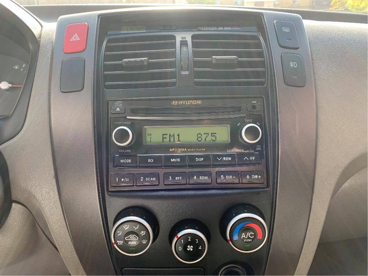 2009 Hyundai Tucson GL MODEL  AUTO !! ONE OWNER !! CAR FAX CLEAN !! Photo