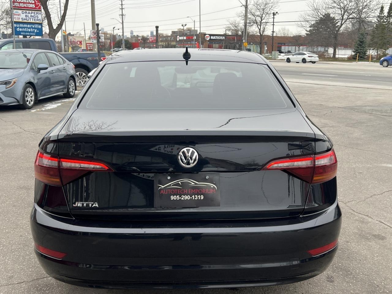 2019 Volkswagen Jetta Highline   Leather   Htd Seats   Alloys Photo2
