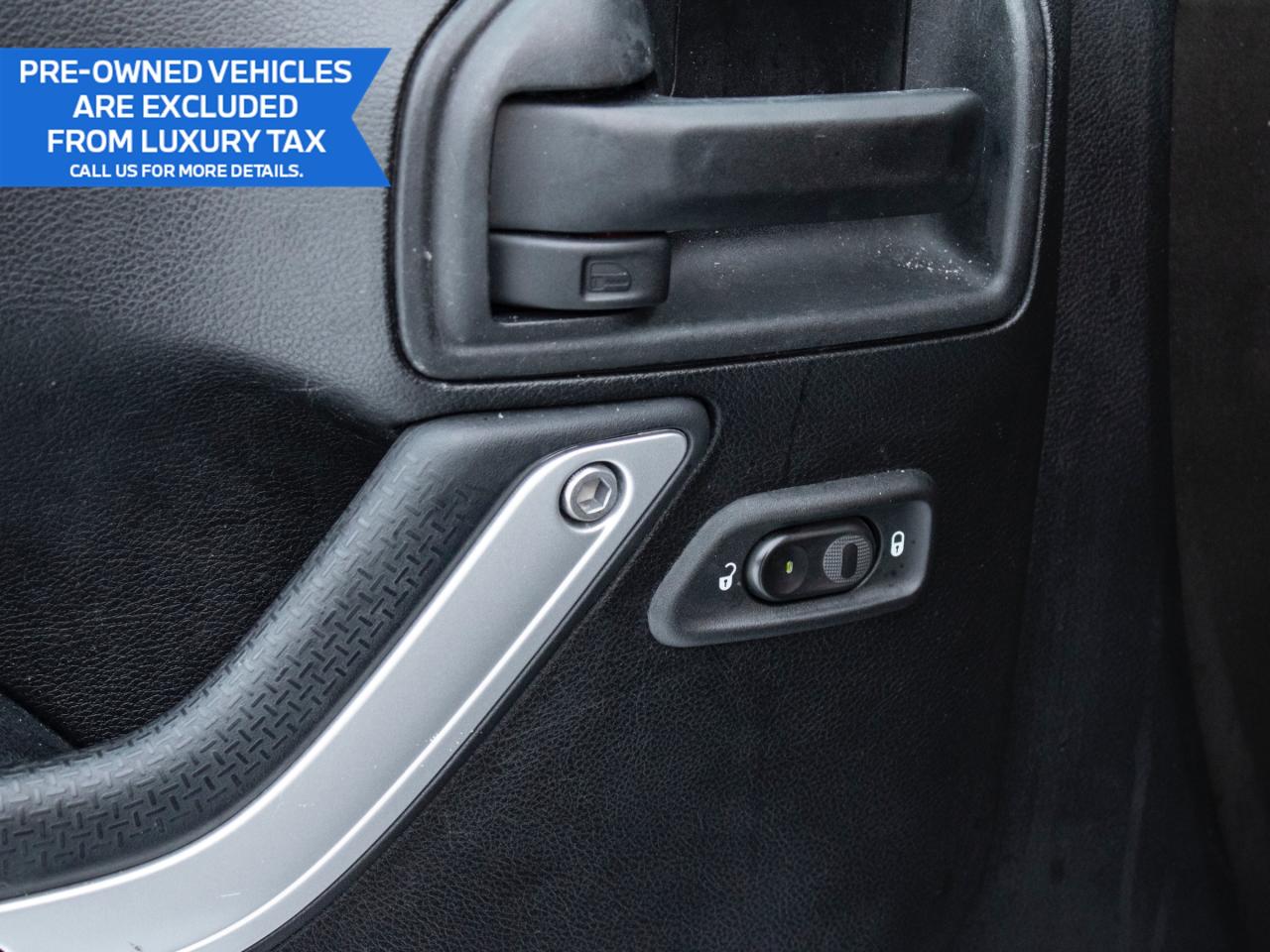 2016 Jeep WRANGLER UNLIMITED SAHARA EDITION-NO ACCIDENTS-LOW KMS Photo