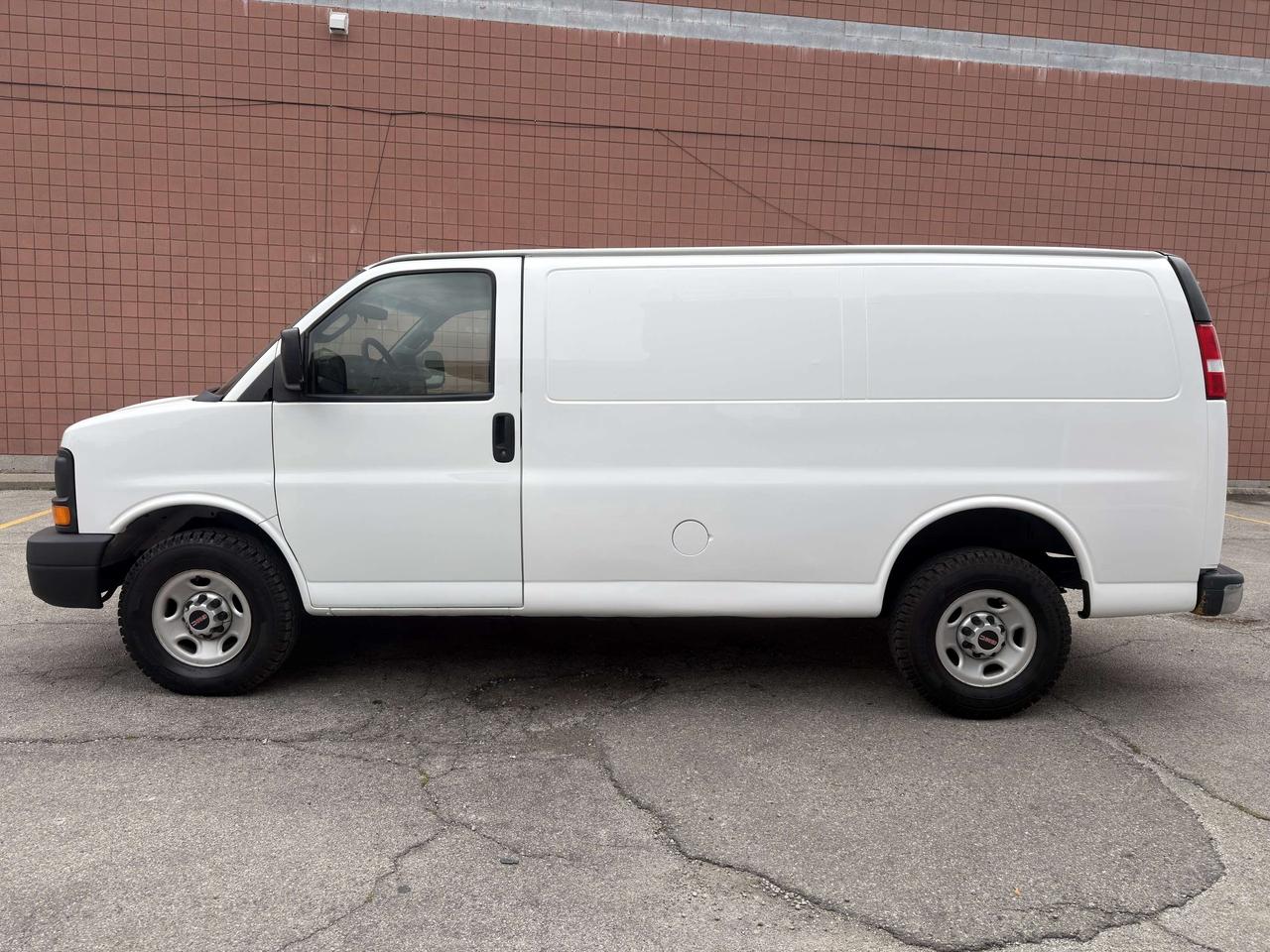 2017 GMC Savana Van 2500/ 3/4 TON !!!! SOLD SOLD SOLD !!!! Photo1