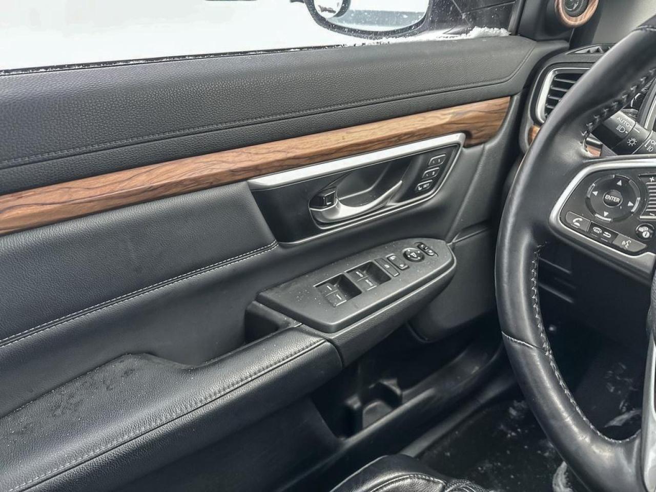 2017 Honda CR-V Touring Photo