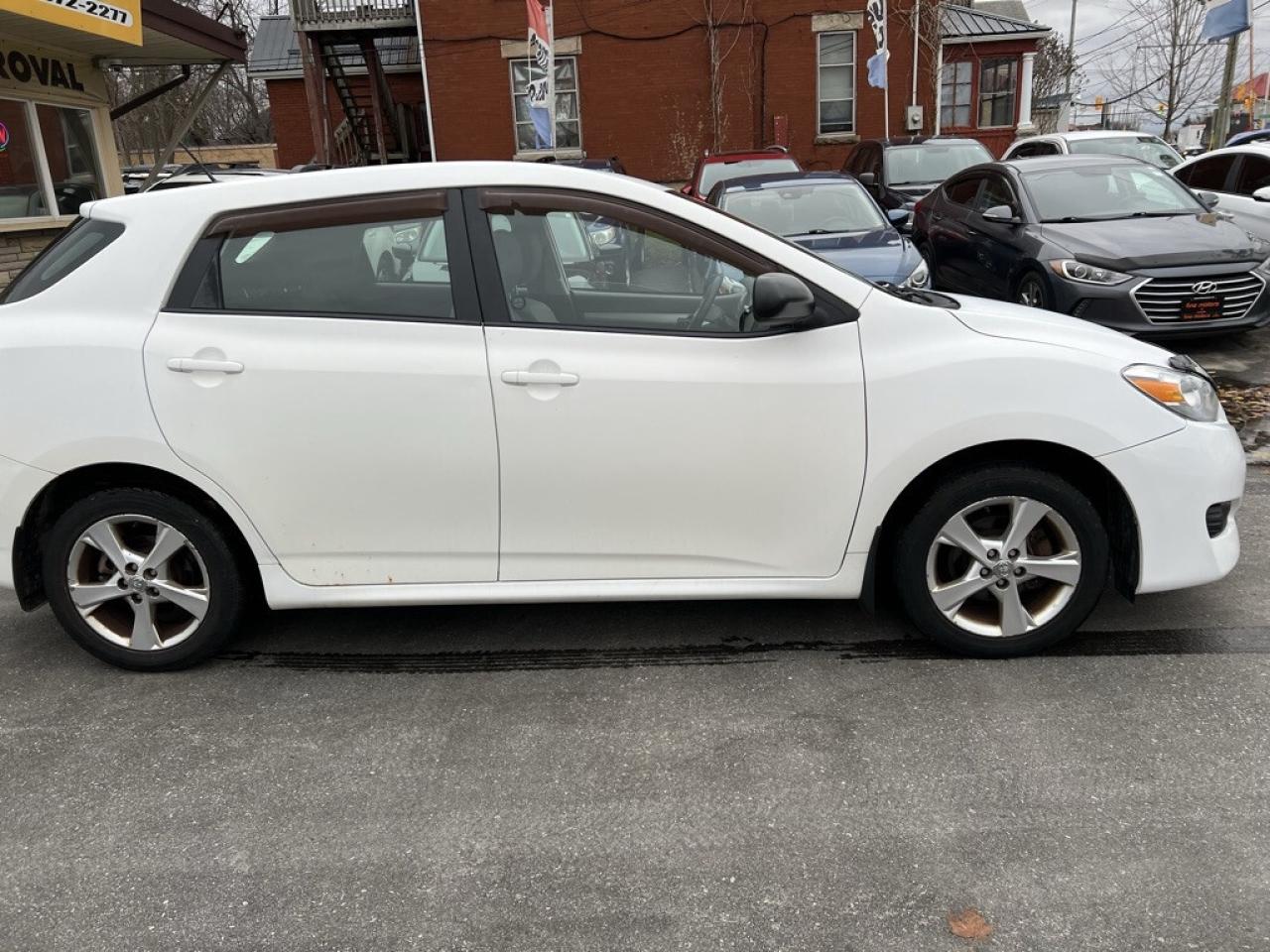 2012 Toyota Matrix 4dr Automatic  Front-wheel Drive Photo