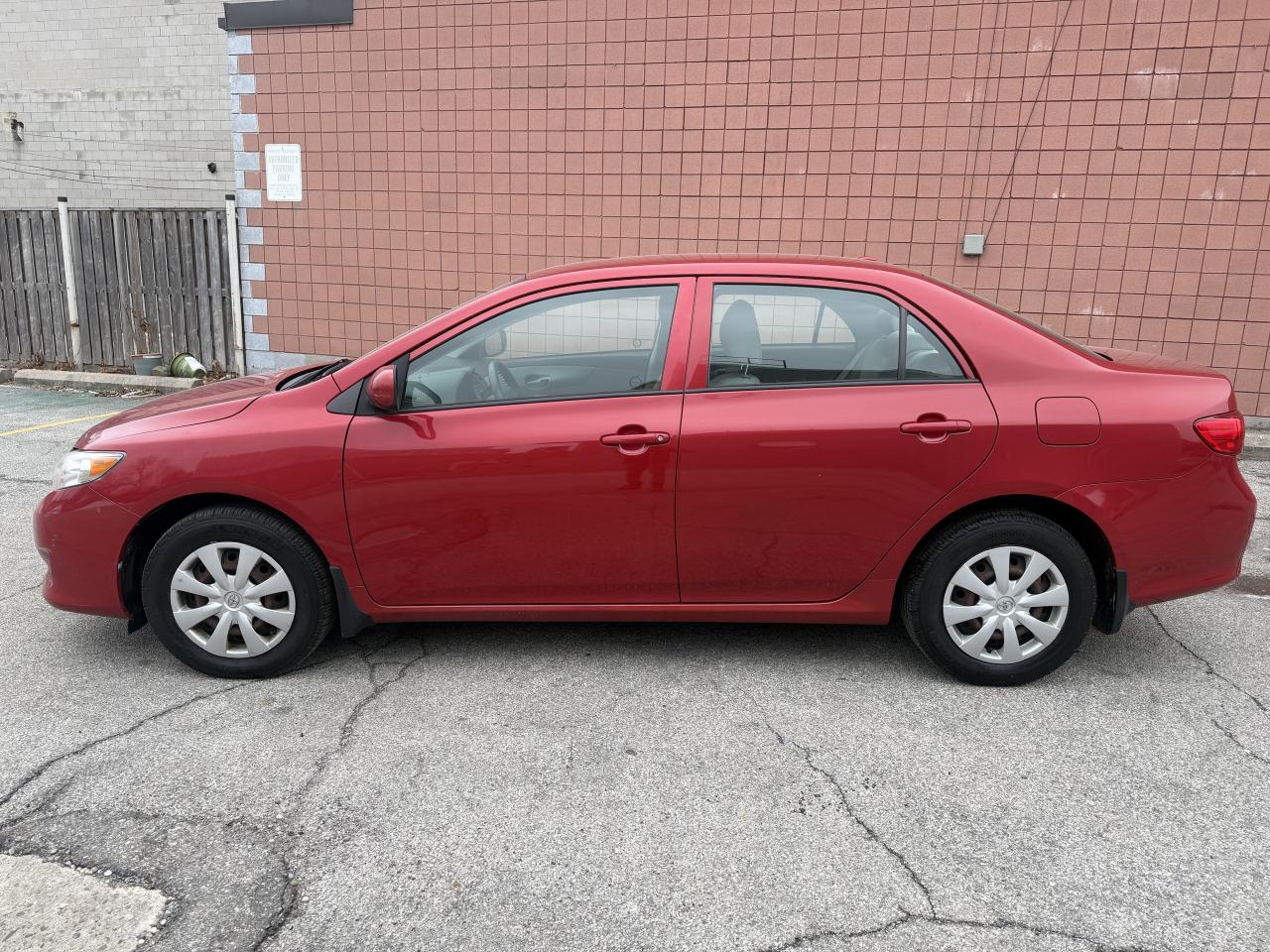 2009 Toyota Corolla 4dr Sdn Auto CE/ 133336 KMS !!! COMES CERTIFIED Photo