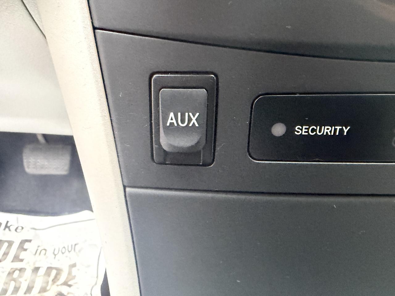 2009 Toyota Corolla 4dr Sdn Auto CE/ 133336 KMS !!! COMES CERTIFIED Photo