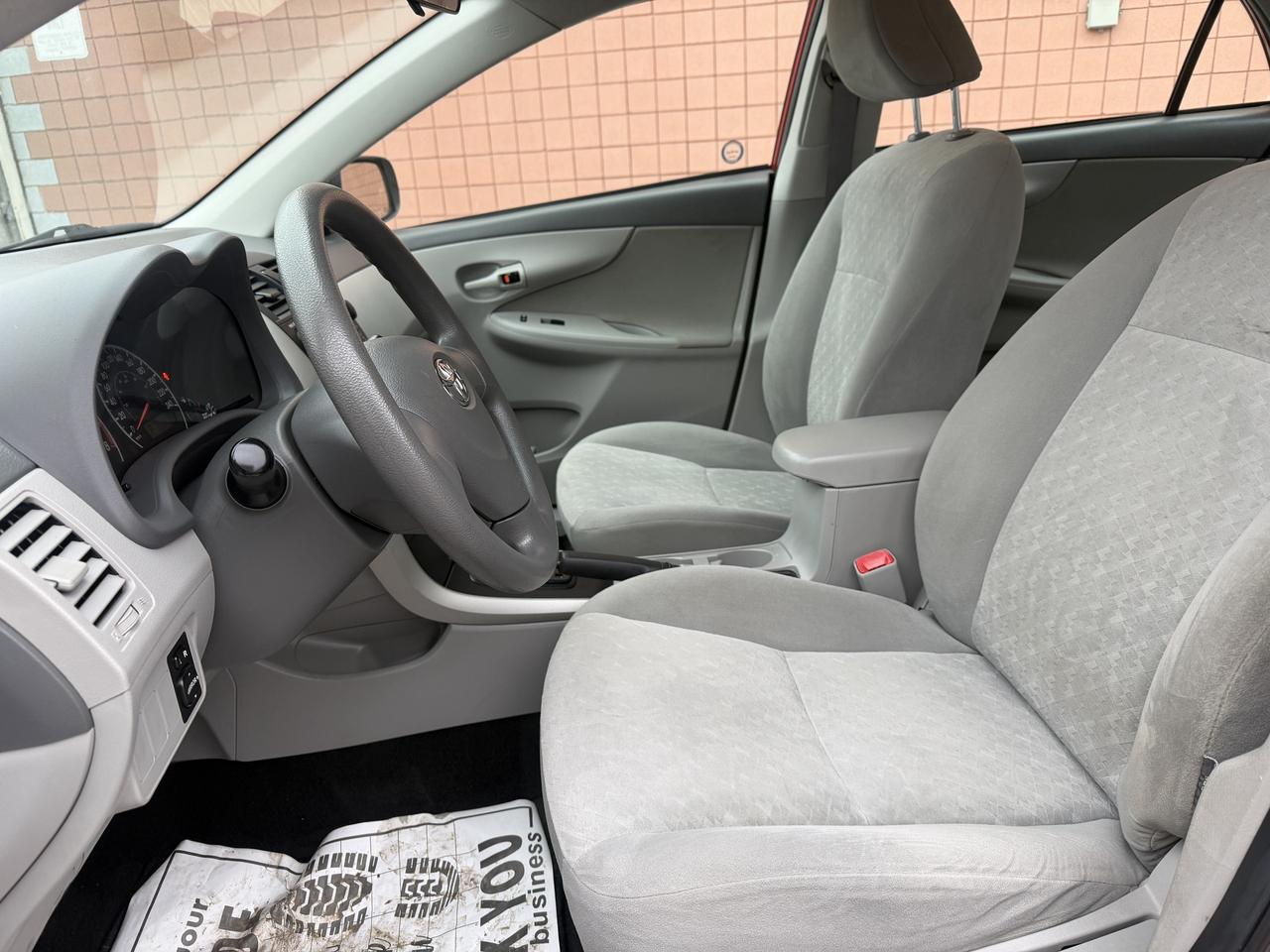 2009 Toyota Corolla 4dr Sdn Auto CE/ 133336 KMS !!! COMES CERTIFIED Photo