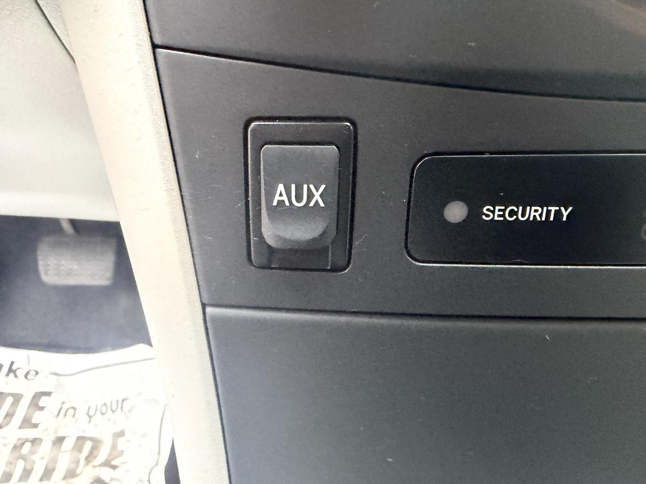 2009 Toyota Corolla 4dr Sdn Auto CE/ 133336 KMS !!! COMES CERTIFIED Photo