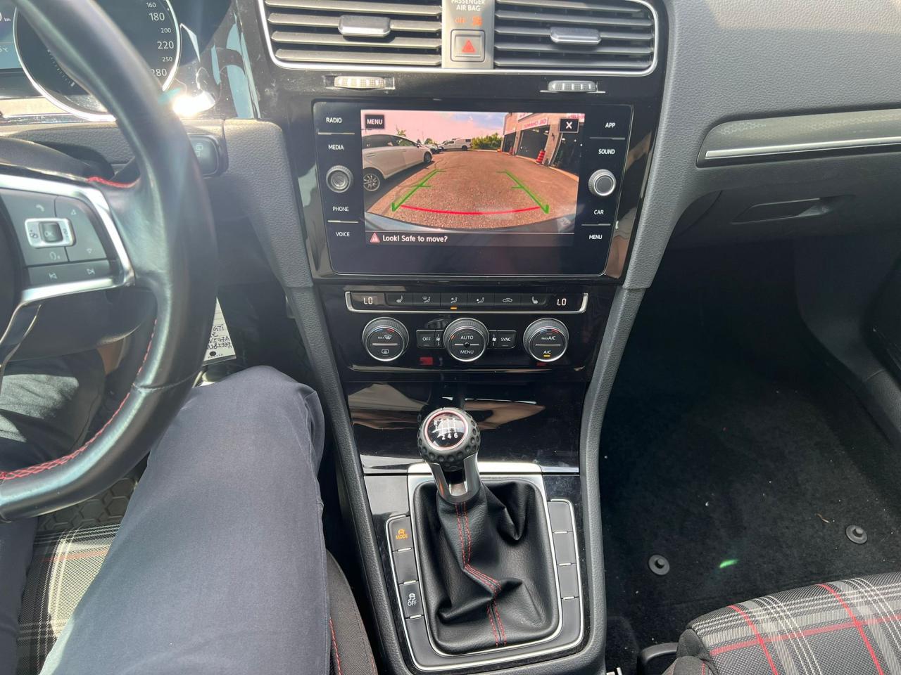 2018 Volkswagen Golf GTI Autobahn 5-door 1 YR POWERTRAIN WARRANTY INCLUDED Photo