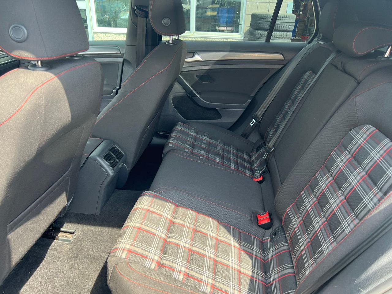 2018 Volkswagen Golf GTI Autobahn 5-door 1 YR POWERTRAIN WARRANTY INCLUDED Photo