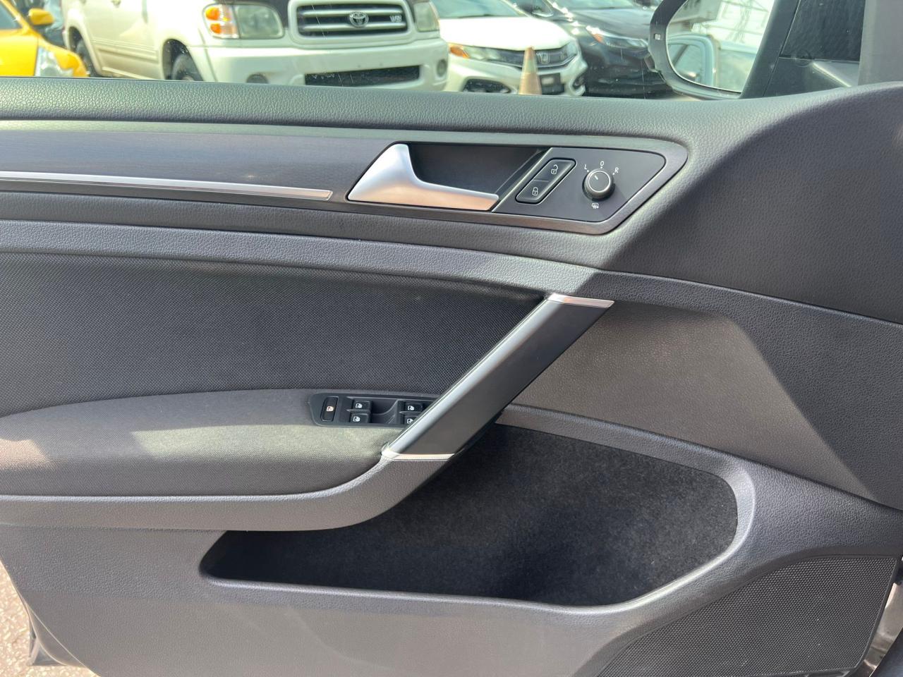 2018 Volkswagen Golf GTI Autobahn 5-door 1 YR POWERTRAIN WARRANTY INCLUDED Photo