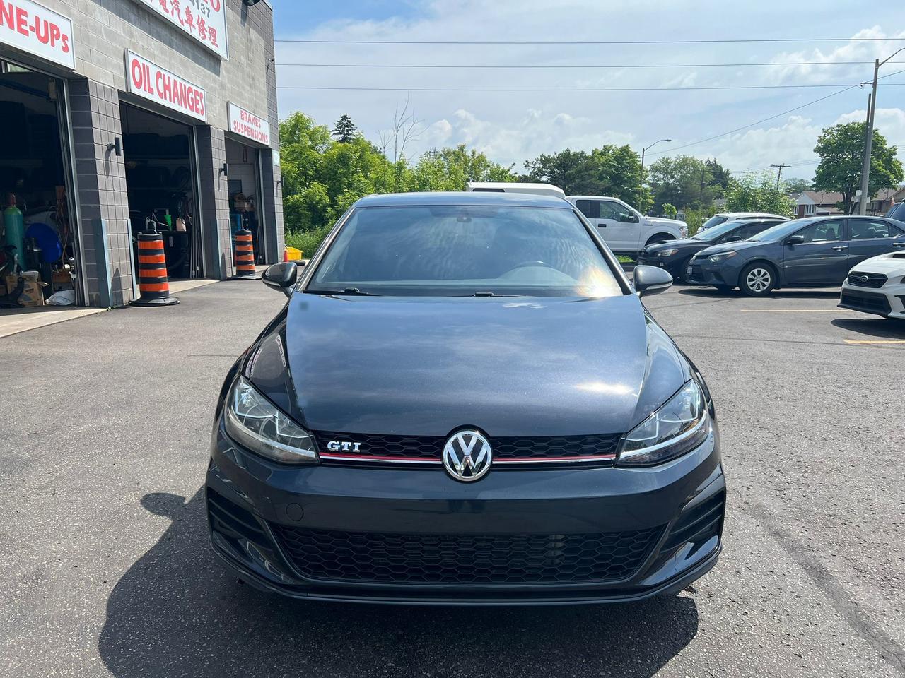 2018 Volkswagen Golf GTI Autobahn 5-door 1 YR POWERTRAIN WARRANTY INCLUDED Photo