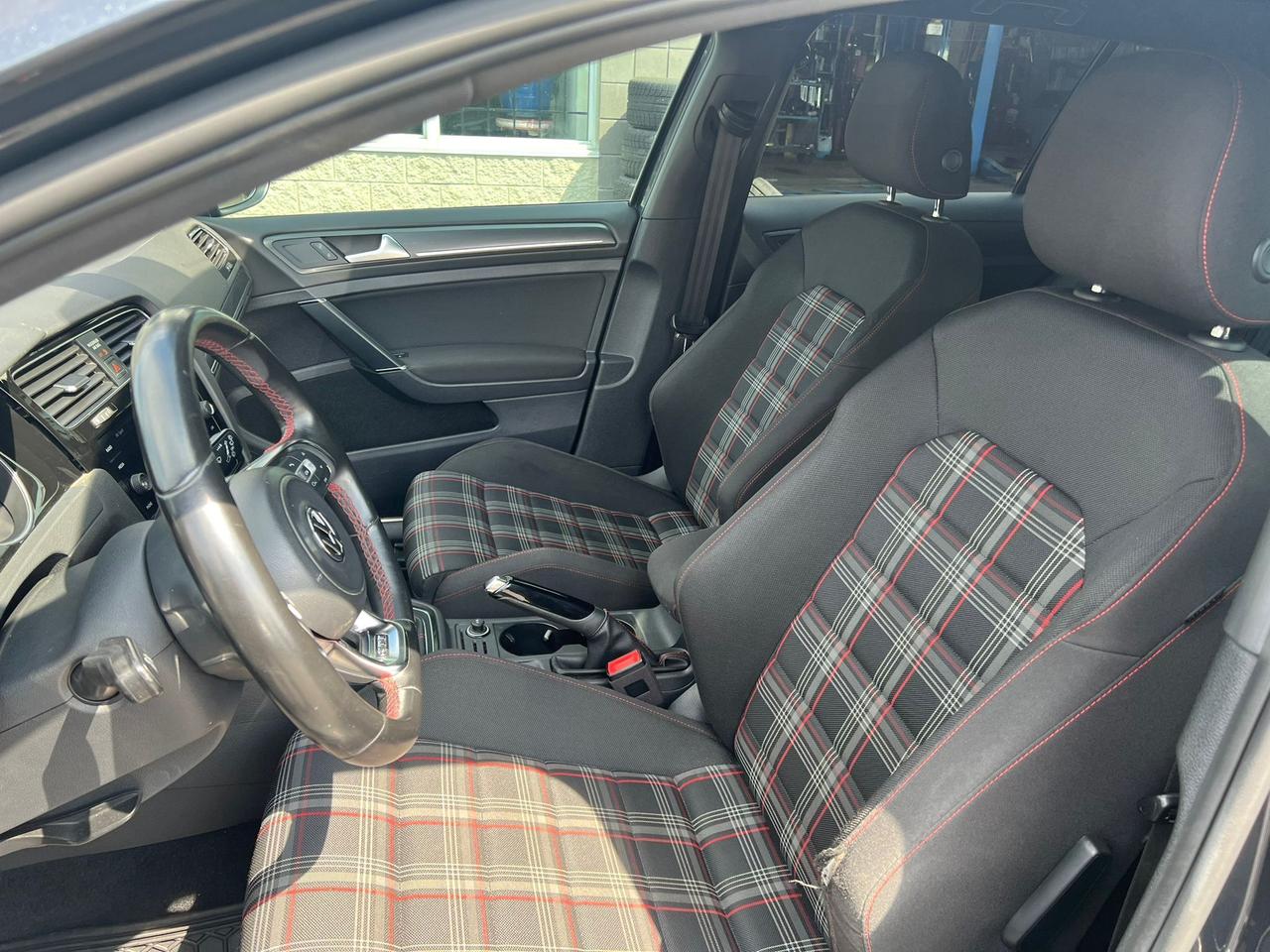 2018 Volkswagen Golf GTI Autobahn 5-door 1 YR POWERTRAIN WARRANTY INCLUDED Photo