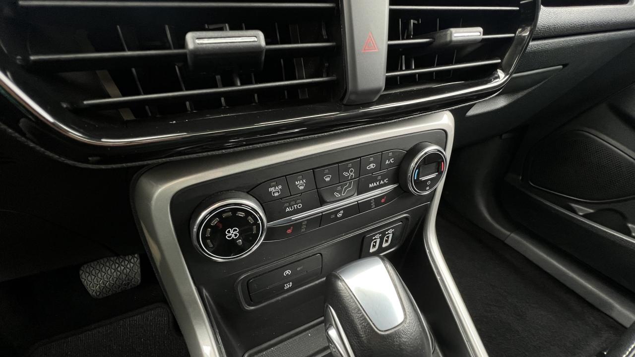 2020 Ford EcoSport Titanium 4WD   Leather   Sunroof   Navi Photo