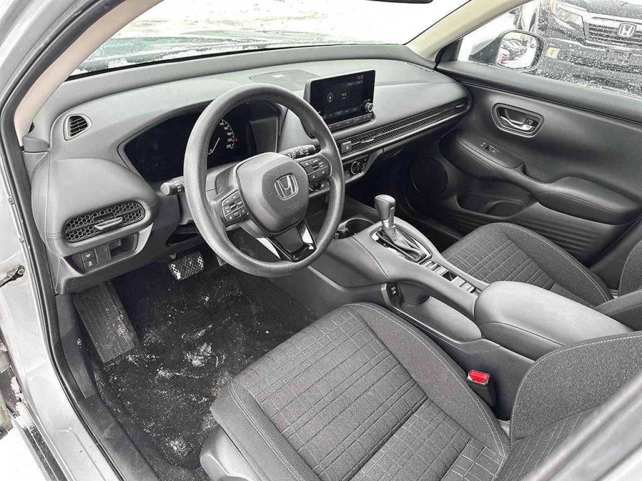 2025 Honda HR-V LX Photo