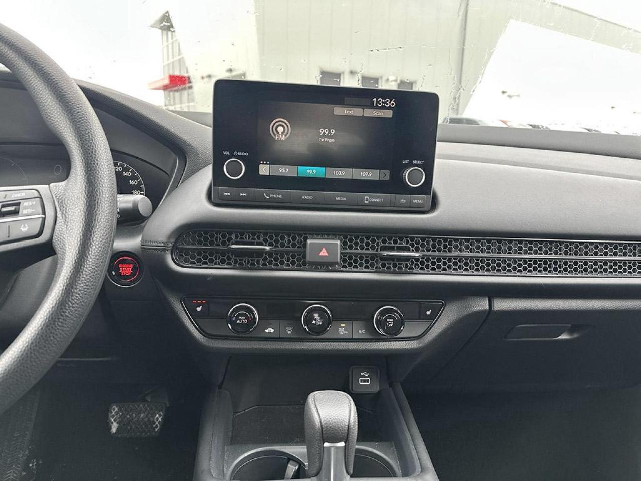 2025 Honda HR-V LX Photo