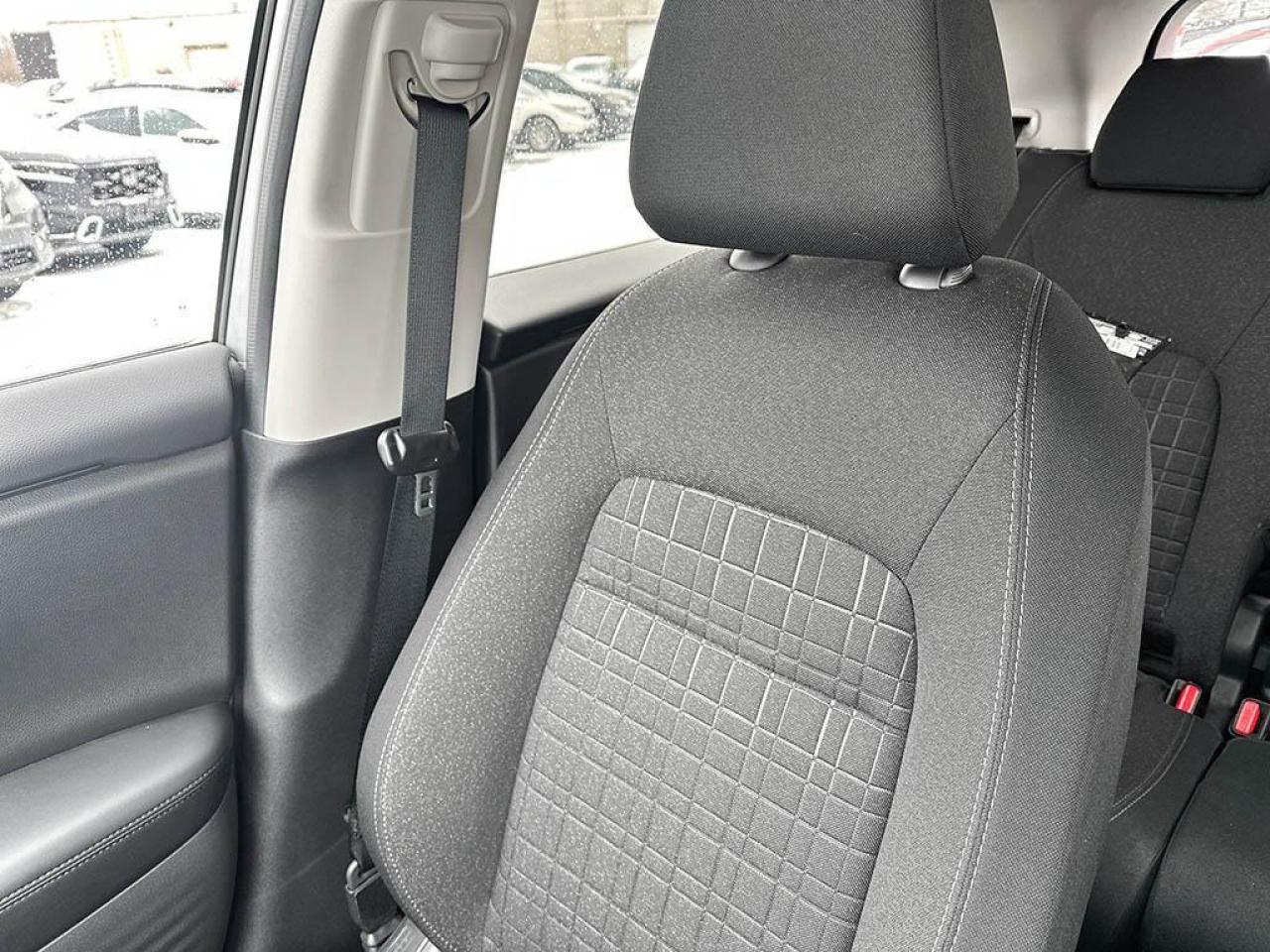 2025 Honda HR-V LX Photo