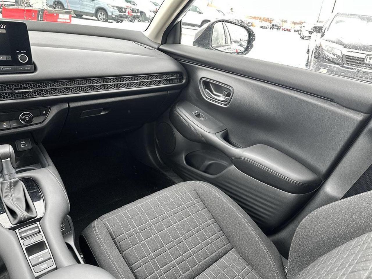 2025 Honda HR-V LX Photo