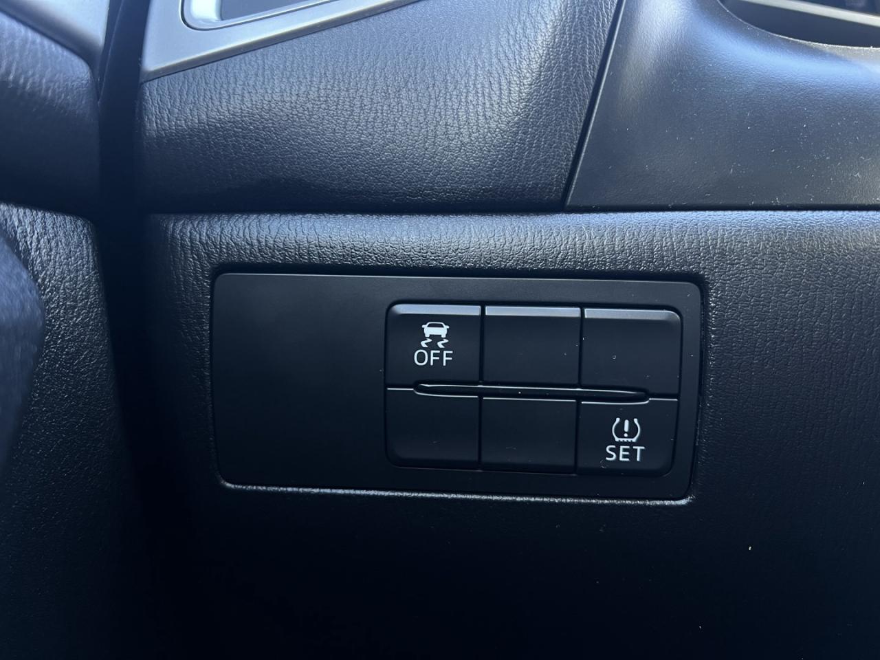 2018 Mazda MAZDA3 GS Pearl White Htd Steering   Htd Seats   Push Sta Photo