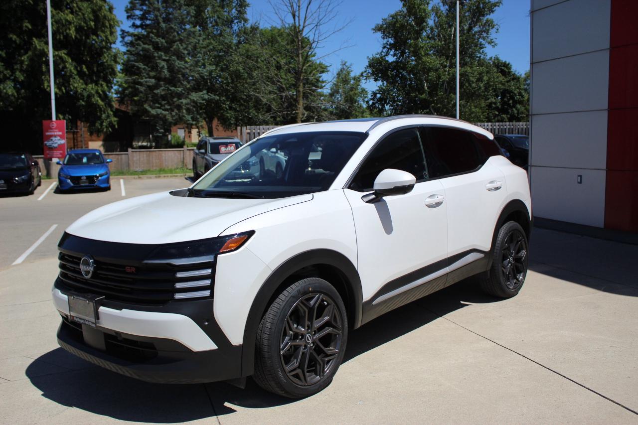 2025 Nissan Kicks ONLY 3700 KILO WOW/ SR PKG/ LEATHER / PANO ROOF / Photo3