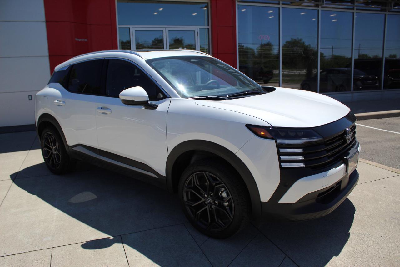 2025 Nissan Kicks ONLY 3700 KILO WOW/ SR PKG/ LEATHER / PANO ROOF / Photo