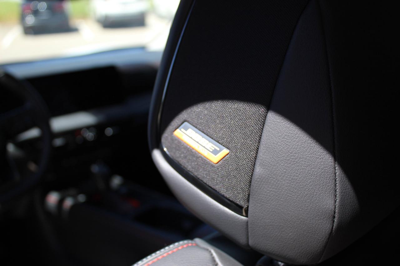 2025 Nissan Kicks ONLY 3700 KILO WOW/ SR PKG/ LEATHER / PANO ROOF / Photo