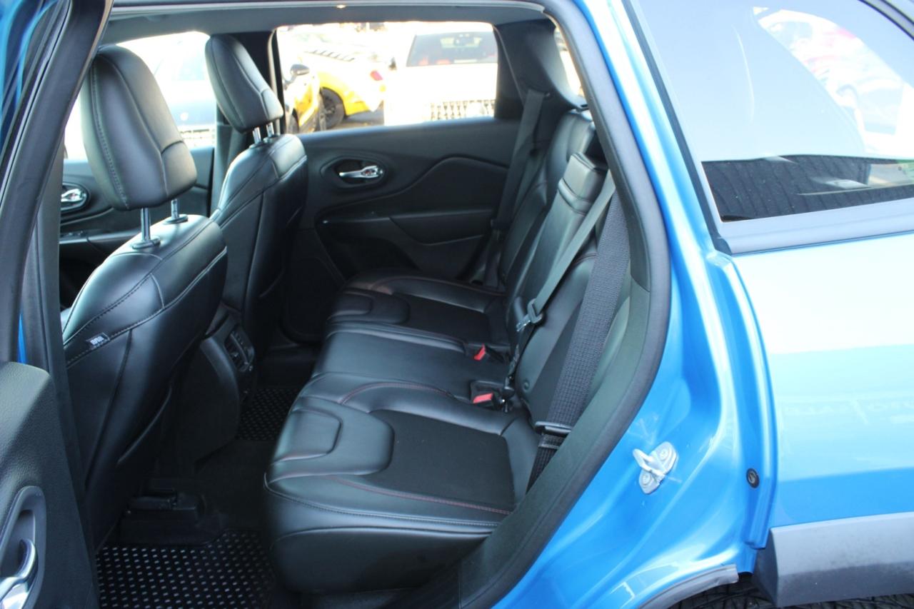 2019 Jeep Cherokee Trailhawk 4WD   No Accident   Moonroof   Safety Ce Photo