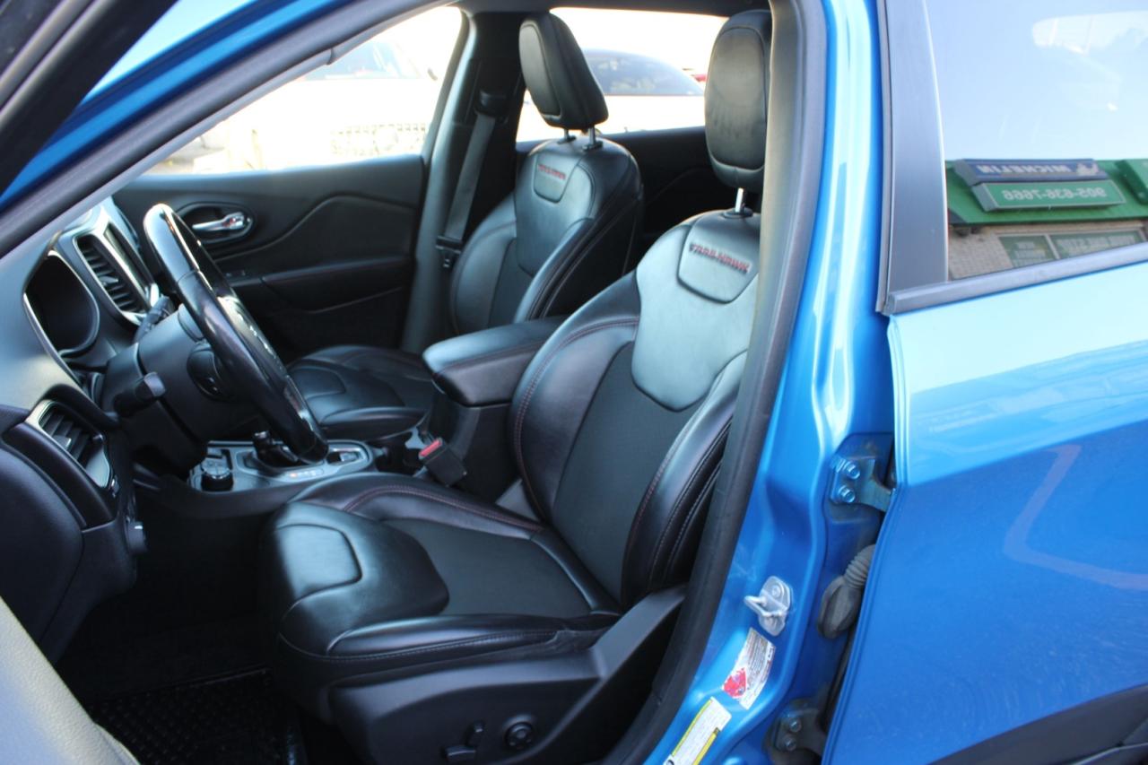 2019 Jeep Cherokee Trailhawk 4WD   No Accident   Moonroof   Safety Ce Photo