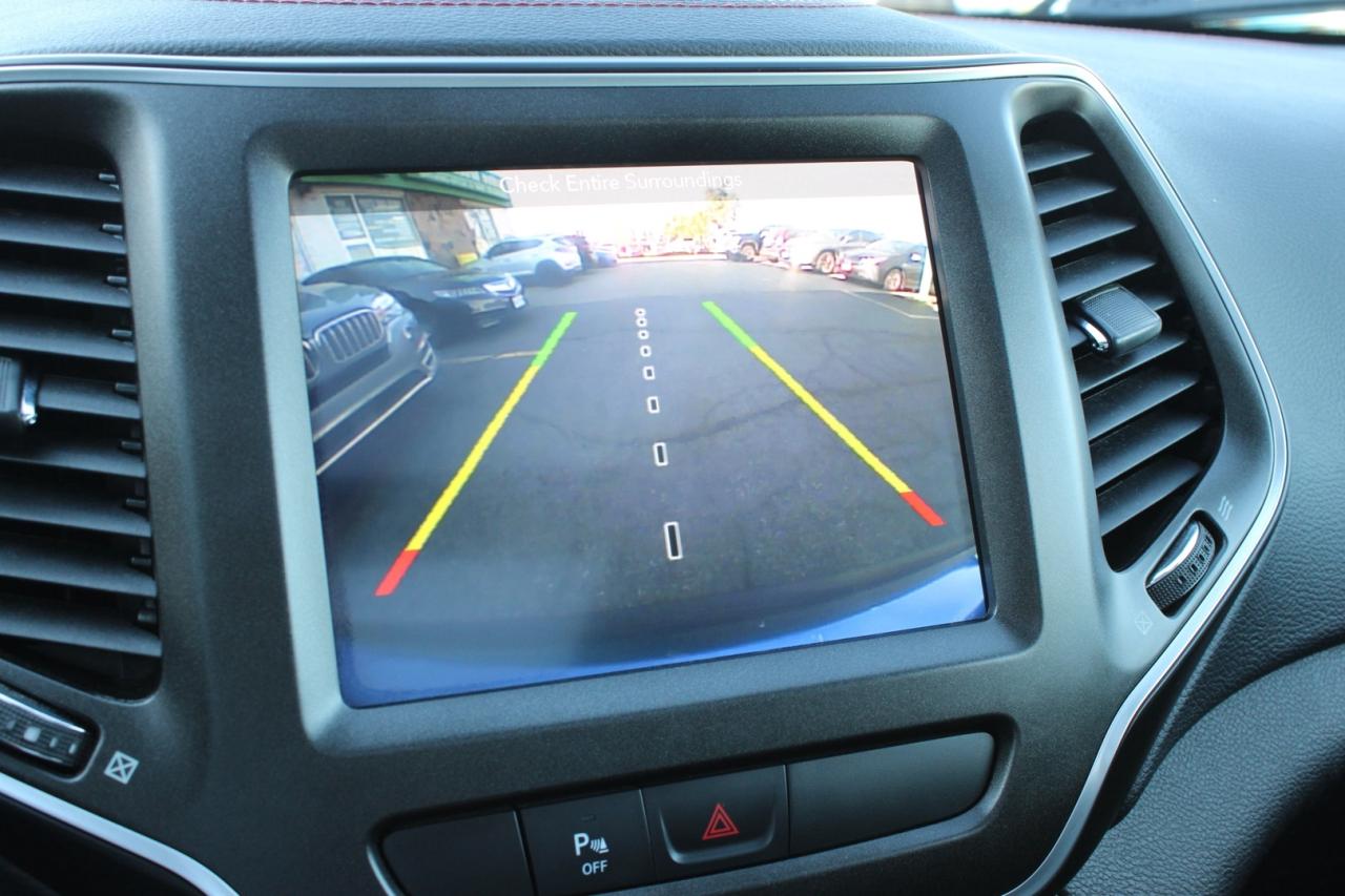 2019 Jeep Cherokee Trailhawk 4WD   No Accident   Moonroof Photo