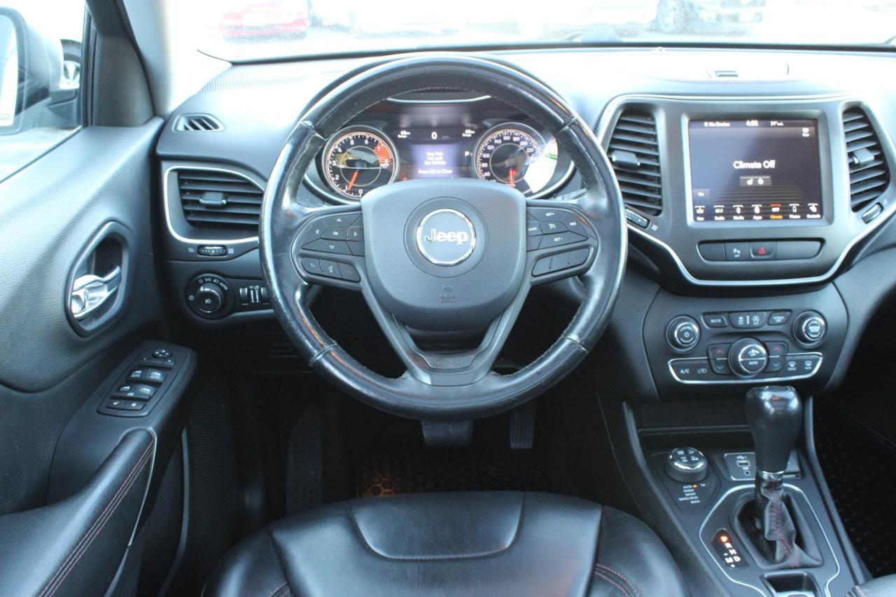 2019 Jeep Cherokee Trailhawk 4WD   No Accident   Moonroof   Safety Ce Photo