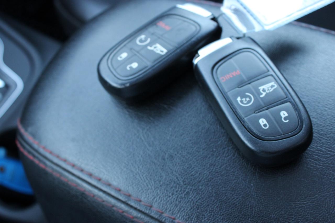 2019 Jeep Cherokee Trailhawk 4WD   No Accident   Moonroof   Safety Ce Photo